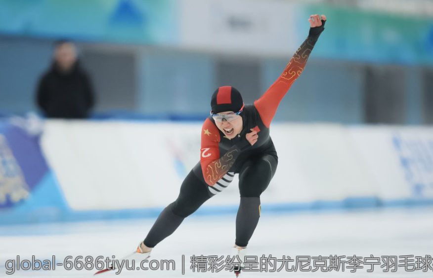 精彩纷呈的尤尼克斯李宁羽毛球拍2026新品引领潮流